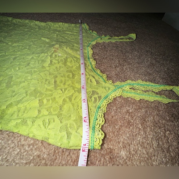 Neon Green Top✨ - Picture 5 of 5